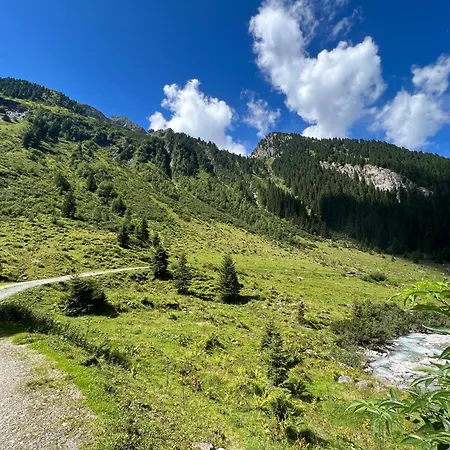 דירה Simone קוניגסלייטן